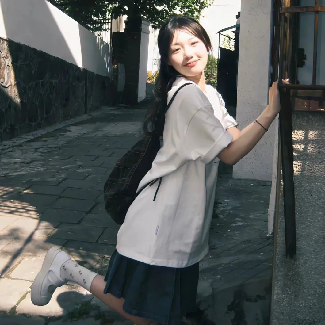 高速路上一只猫